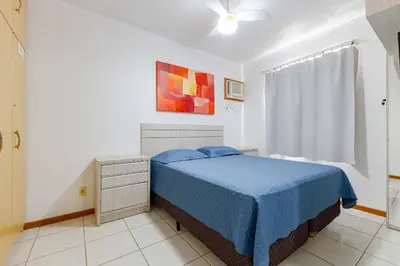 A planta de Excelente Apartamento em Bombas - 3 dormitórios