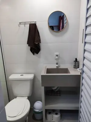 Uma casa de banho em Loft 03 c ar condicionado proximo praias e Expocenter BC