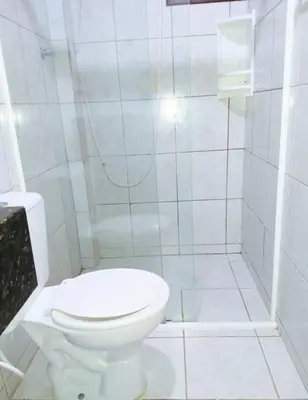 Uma casa de banho em 6 - Apartamento de 02 quartos com jacuzzi em Bombas