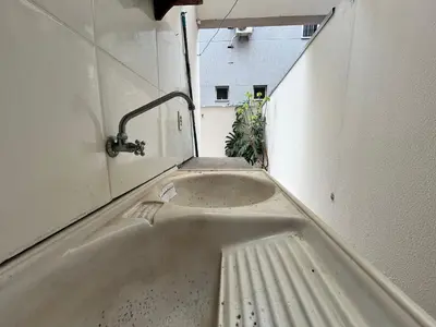 A planta de B124-Apto econômico de 1 quarto prédio sob Avenida