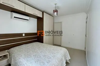 A planta de Lindo apartamento praia Bombas