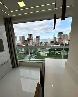 Uma vista geral de Porto Belo ou a vista da cidade a partir do apartamento