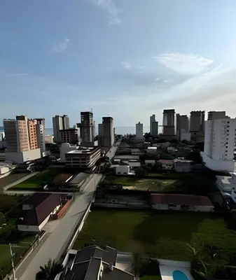 Uma vista geral de Porto Belo ou a vista da cidade a partir do apartamento