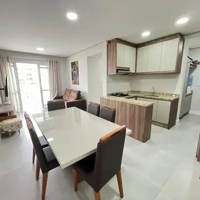cód 99 - Excelente apartamento 100 metros da praia