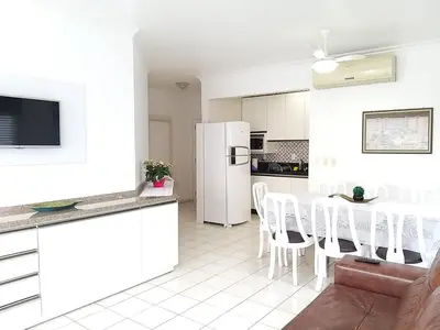A planta de Apto quadra mar em Balneário Perequê