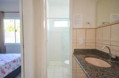 Uma casa de banho em Residencial Rouxinol