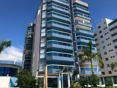 O edifício onde o apartamento está situado