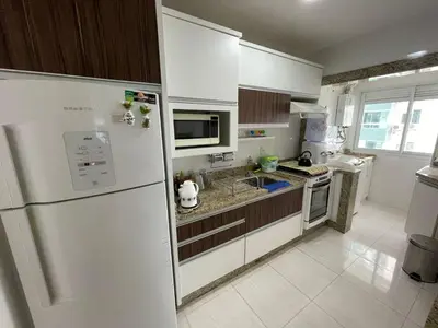 A cozinha ou kitchenette de Cód 113 - Apartamento vista para o mar
