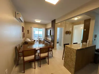 Uma área de estar em Cód 44 - Excelente apartamento á 280m do mar