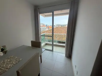 Uma varanda ou terraço em Cód 73 - Apto no Brisa do Arvoredo a 80m do mar