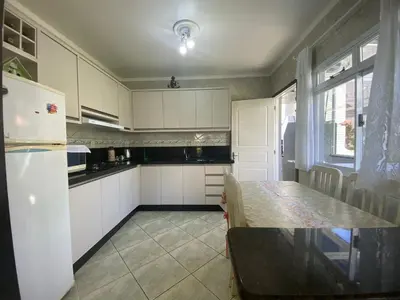 A planta de B149 - Ampla casa no centro de Bombinhas - SC