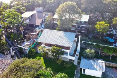 O edifício onde o apartamento está situado