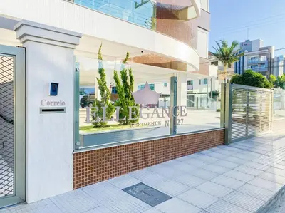 O edifício onde o apartamento está situado