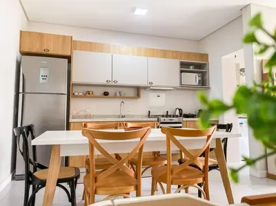 A cozinha ou kitchenette de Apto encantador, prédio novo com piscina - 0116