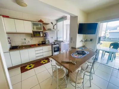 A cozinha ou kitchenette de Apartamento de 2 quartos na Praia - 0325