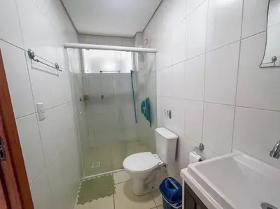 Uma casa de banho em Apartamento de 2 quartos na Praia - 0325