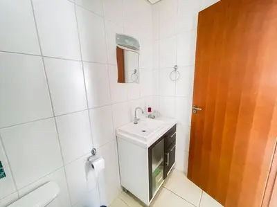Uma casa de banho em Apartamento de 2 quartos na Praia - 0325