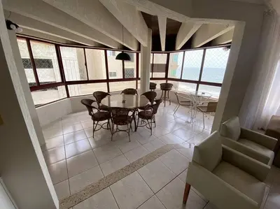 A planta de Apartamento quadra mar 4 quartos