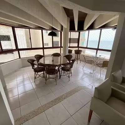 Apartamento quadra mar 4 quartos