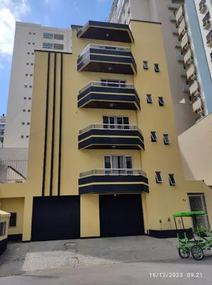 A planta de Cobertura com ótima vista para praia, no centro de Meia-Praia Itapema-SC
