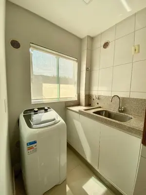 A cozinha ou kitchenette de Residencial Saul Bertemes - Apto 2 Dormitórios Praia de Bombas