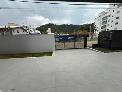 O edifício onde o apartamento está situado