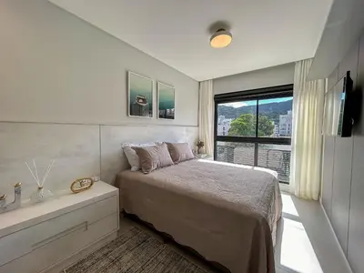 A planta de 133 - Lindo apartamento na praia de Bombas