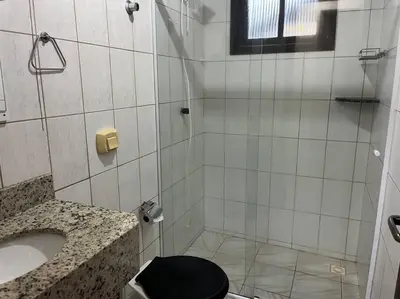 Uma casa de banho em Apartamento no centro de Bombinhas, um quarto