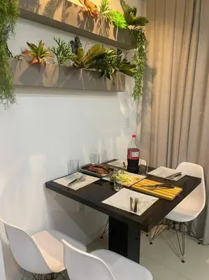 A planta de Apartamento alto padrão de 2 quartos com vista mar em itapema
