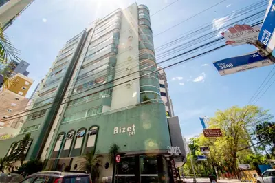 O edifício onde o apartamento está situado