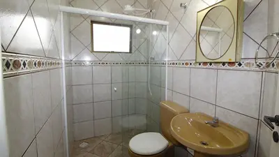 Uma casa de banho em 1018 Apartamento na quadra do mar um dormitório