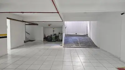 A planta de Apto Meia Praia Itapema SC com banheira,churrasqueira,garagem