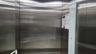 A planta de Apto Meia Praia Itapema SC com banheira,churrasqueira,garagem