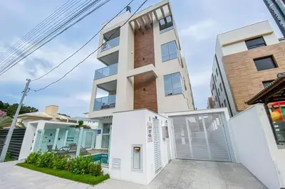 A planta de Apto Espaçoso com 2 Quartos, sendo 1 suíte -0145