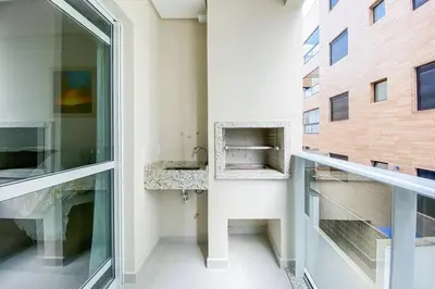 A planta de Apto Espaçoso com 2 Quartos, sendo 1 suíte -0145