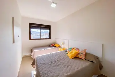 A planta de Apto 2 Quartos sendo 1 Suíte bem localizado - 0147