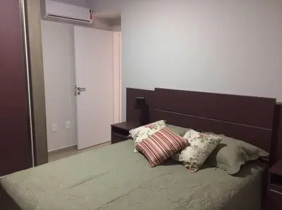 A planta de Apto 2 Quartos sendo 1 Suíte bem localizado - 0147