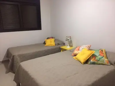 A planta de Apto 2 Quartos sendo 1 Suíte bem localizado - 0147