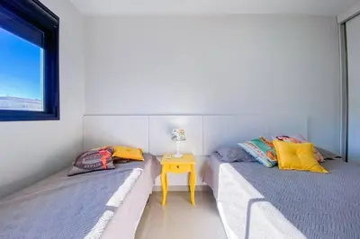 A planta de Apto 2 Quartos sendo 1 Suíte bem localizado - 0147