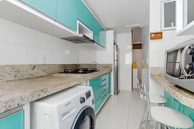 A cozinha ou kitchenette de Apartamento 2 dormitorios no Centro de Bombinhas.