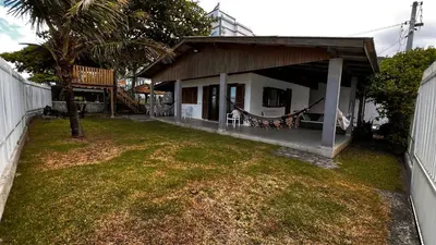 A planta de Casa em Itapema pé na areia, de frente ao mar