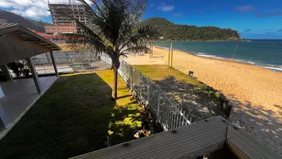 A planta de Casa em Itapema pé na areia, de frente ao mar
