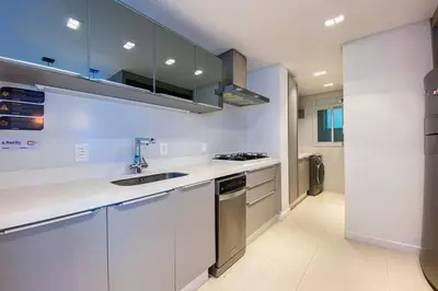 A cozinha ou kitchenette de Amplo Apto de 3 Dor a 300m da praia de Palmas! 0324