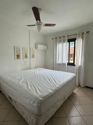 A planta de Apto 150m da praia de Bombas