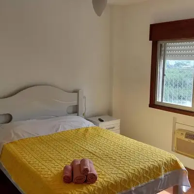 Reveillon mínimo 5 dias - Apartamento 2 quartos com Ar e Garagem 100m mar