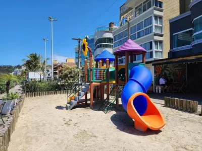 A planta de Triplex Vista Praia 4 Ilhas, até 6 pessoas, 3 quartos, Banheira com Hidro