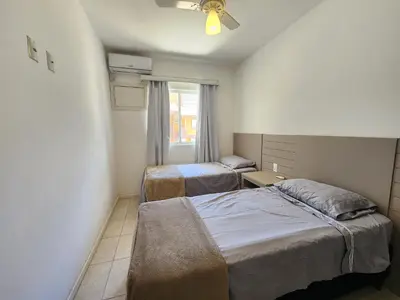 A planta de Triplex Vista Praia 4 Ilhas, até 6 pessoas, 3 quartos, Banheira com Hidro