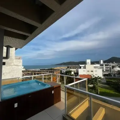 Duplex em Canto Grande