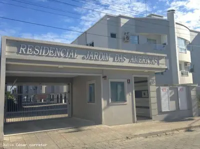 O edifício onde o apartamento está situado