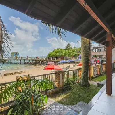 Casa 3Q Pé na Areia c/ churrasq. Bombinhas SDN042